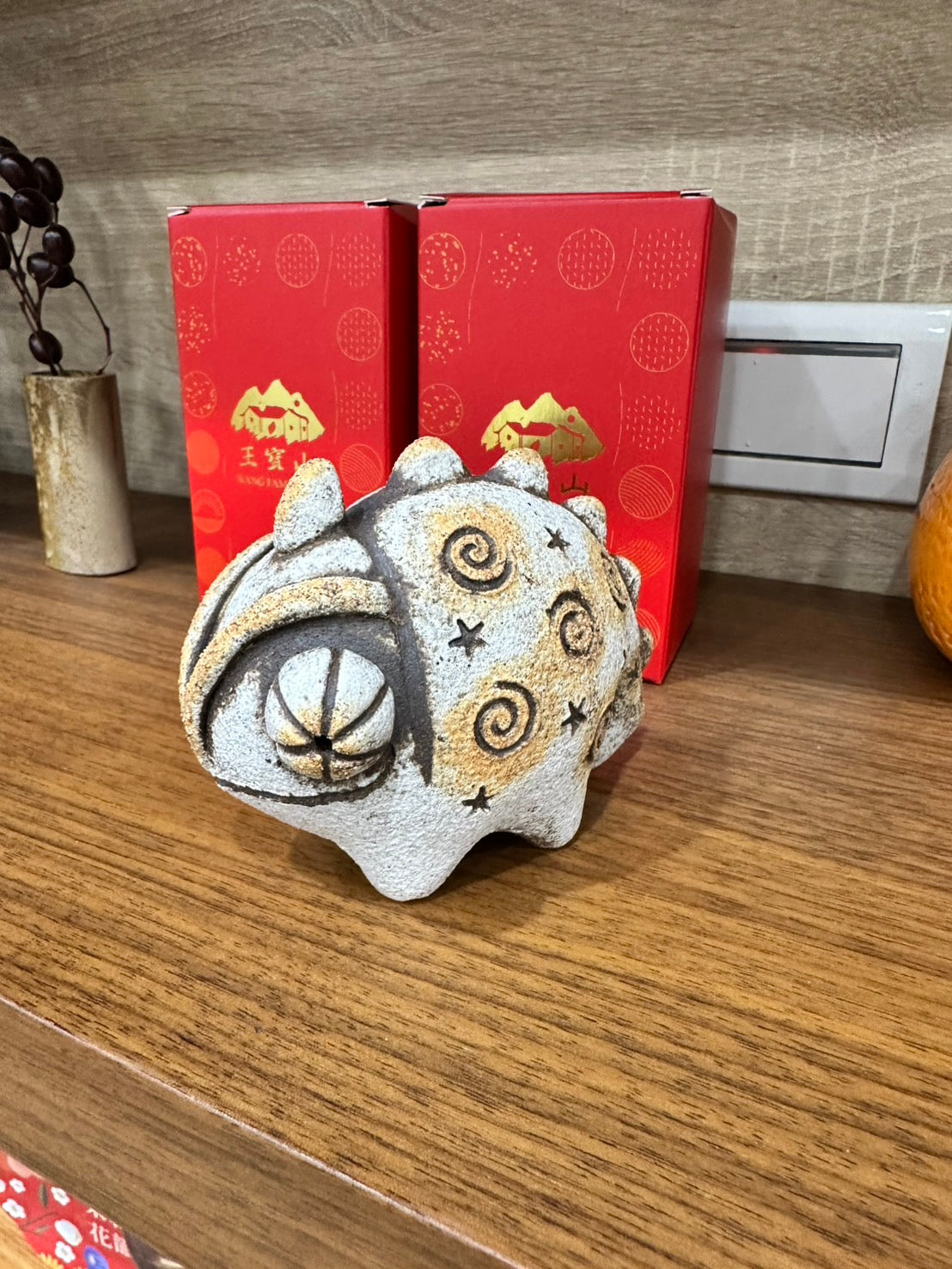 Chameleon Clay Tea Pet (1 of 1)